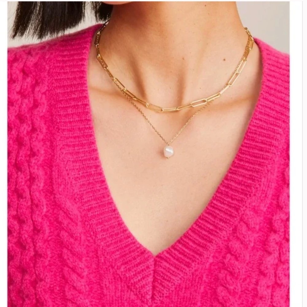 Vineyard Vines Cropped Cable V-Neck Fisherman Sweater in Dahlia Pink Size Medium - Picture 4 of 11